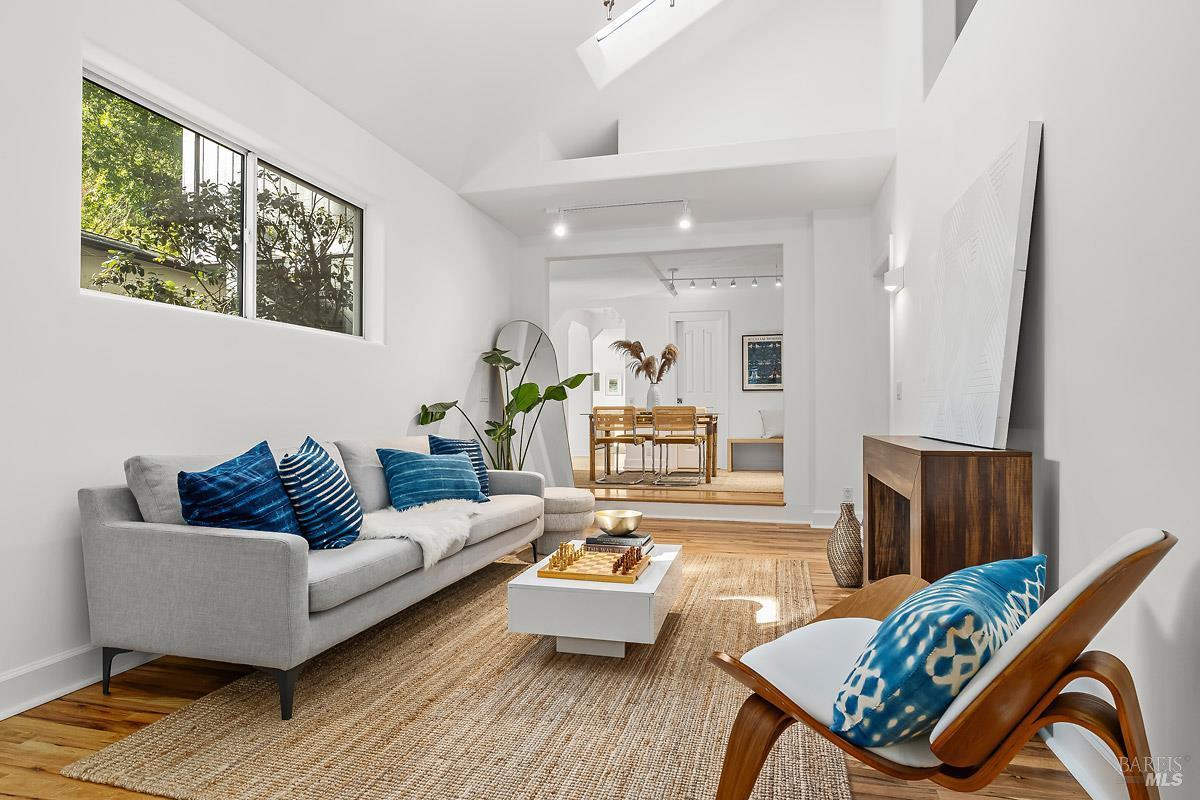 MLS #325094590 img 0