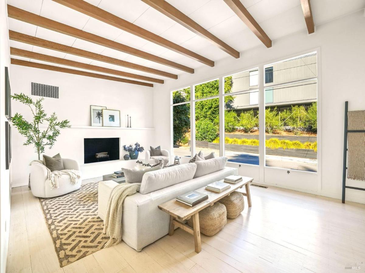 MLS #325094744 img 0