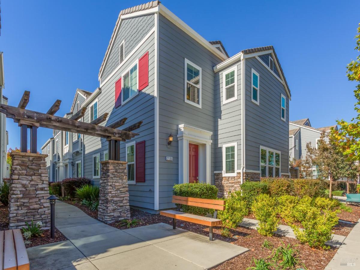 MLS #325094775 img 0