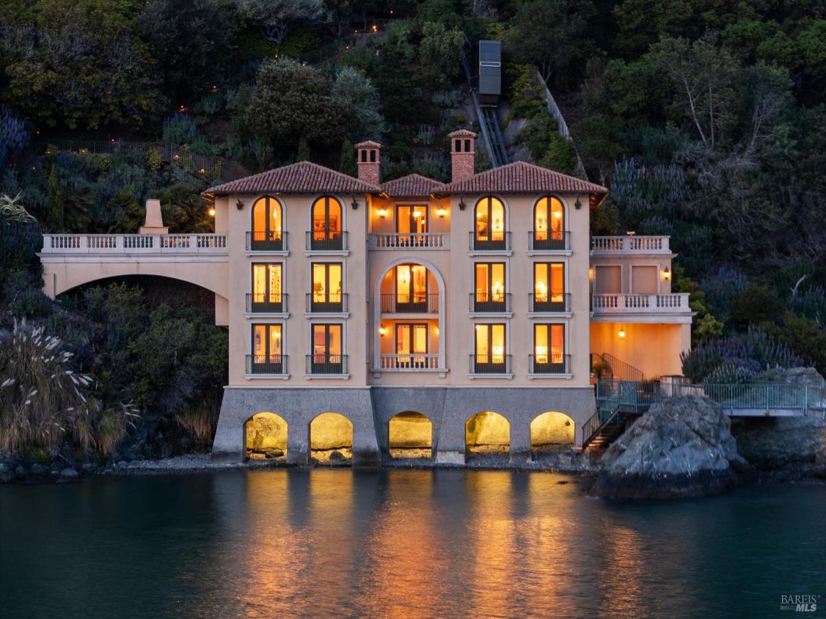 MLS #325094928 img 0