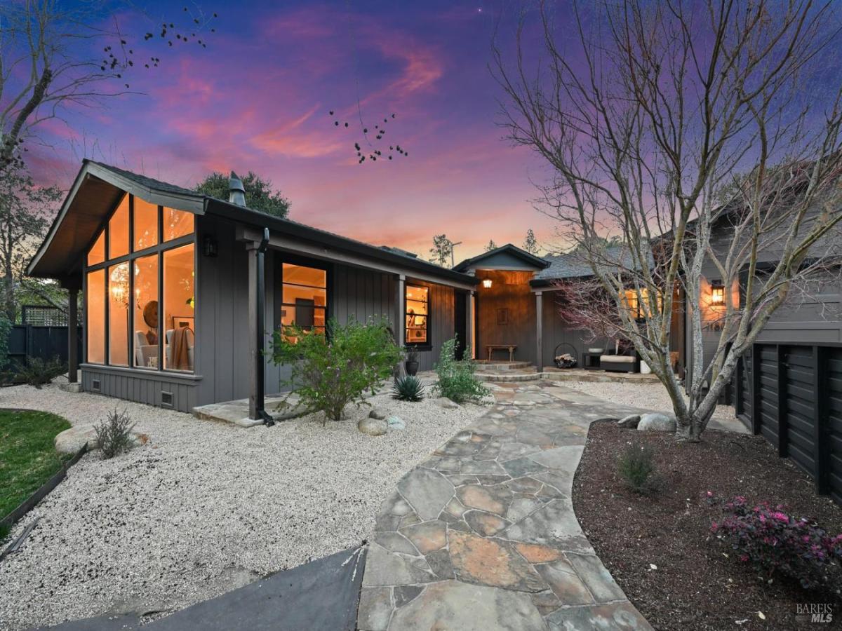 MLS #325095035 img 0