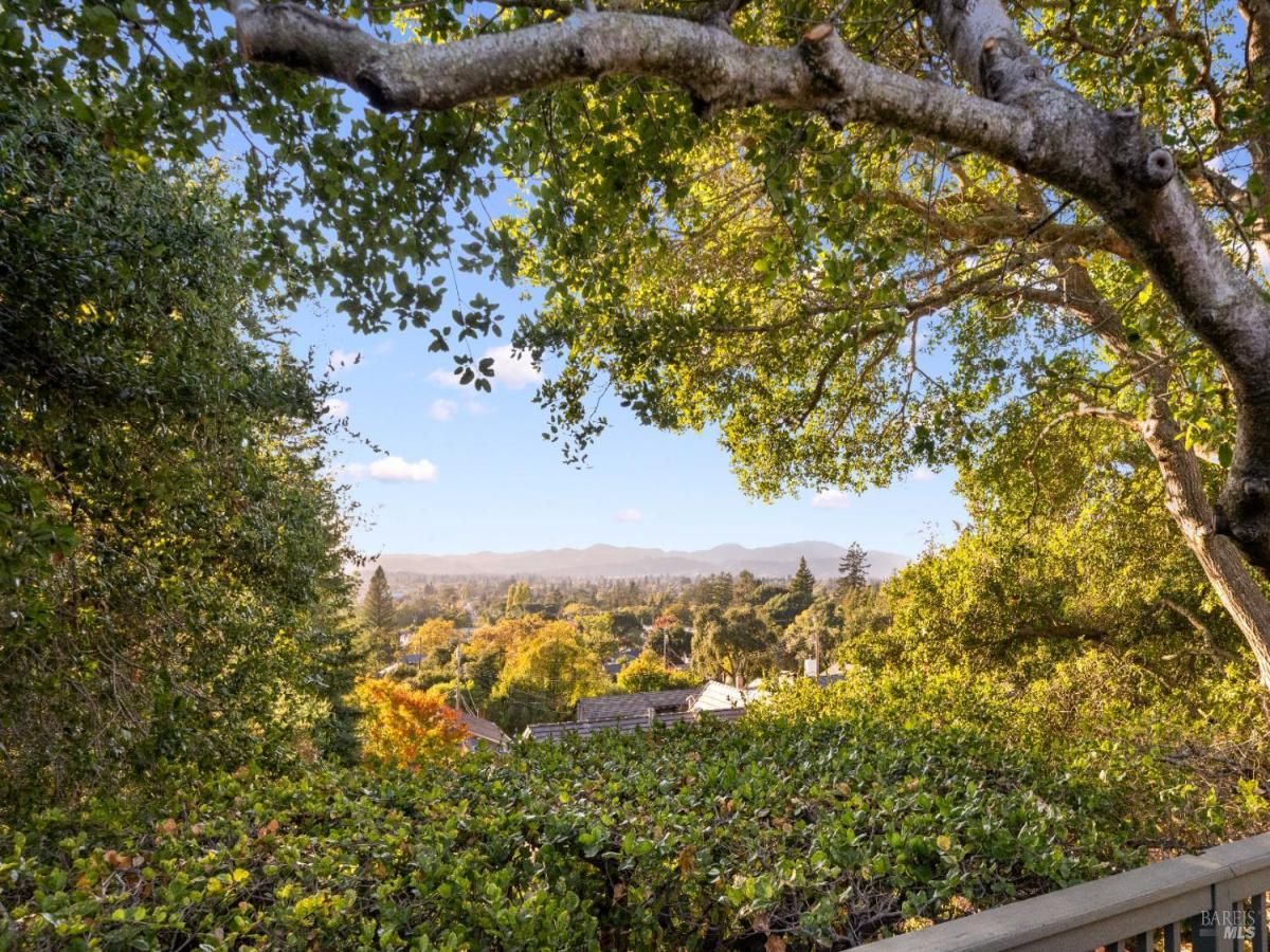 MLS #325095583 img 0