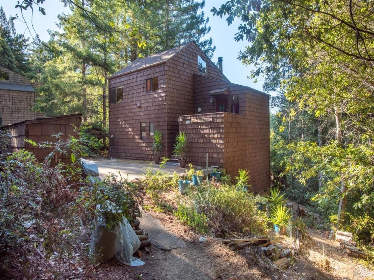 MLS #325095673 img 0