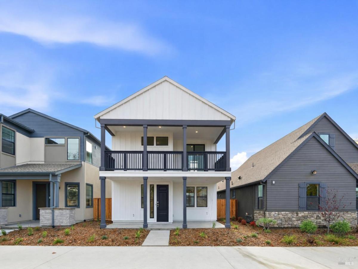 MLS #325095711 img 0