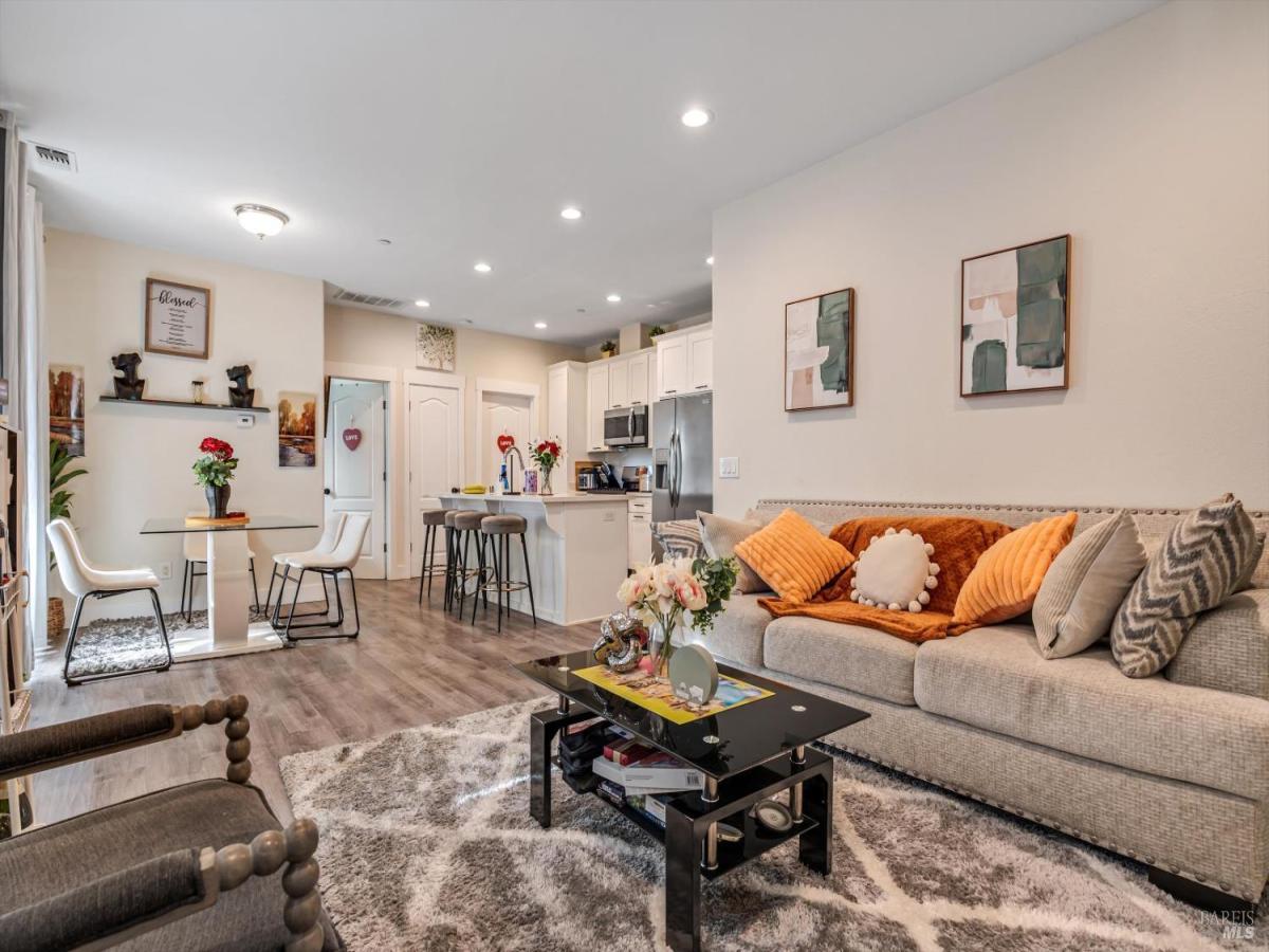 MLS #325095795 img 0