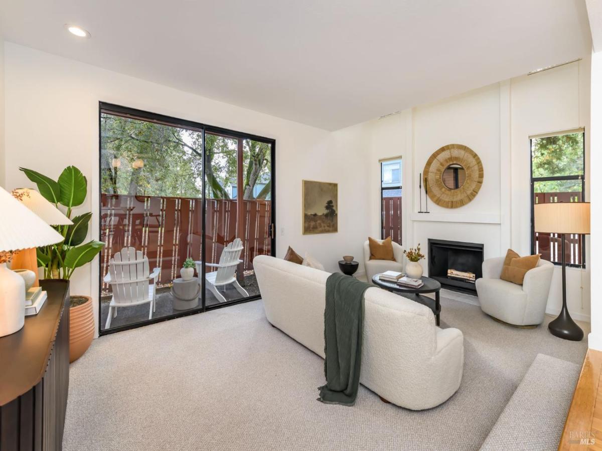 MLS #325095963 img 0