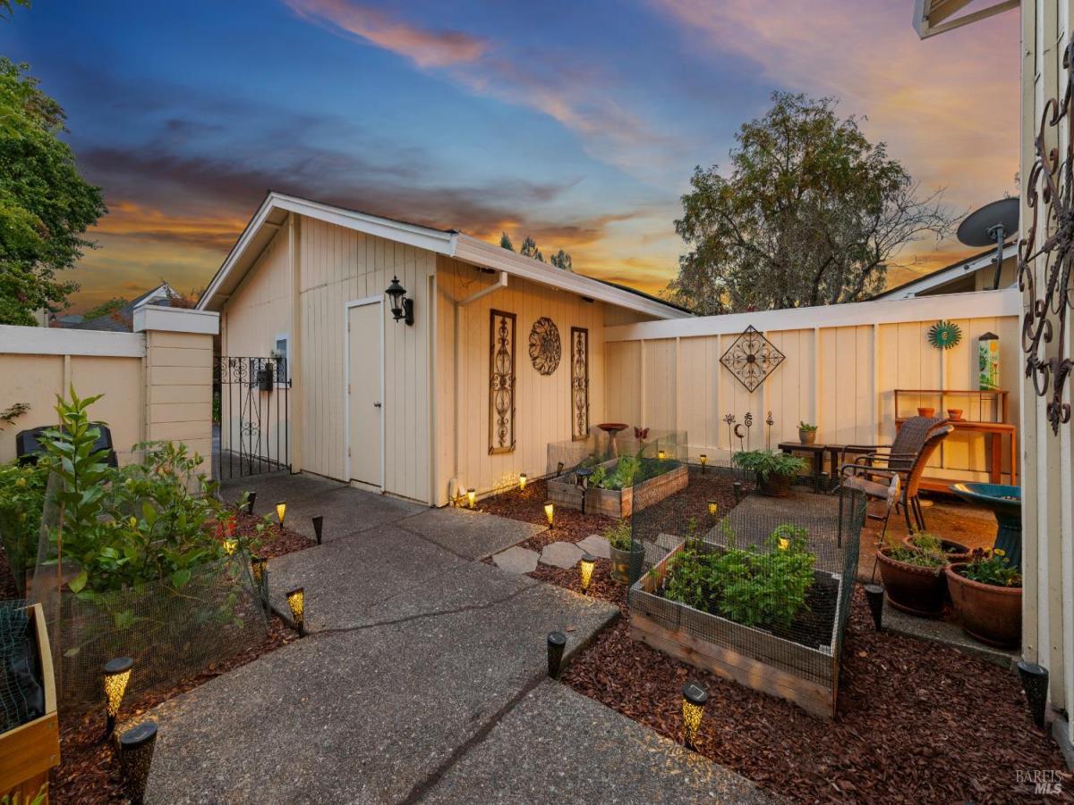 MLS #325096164 img 0