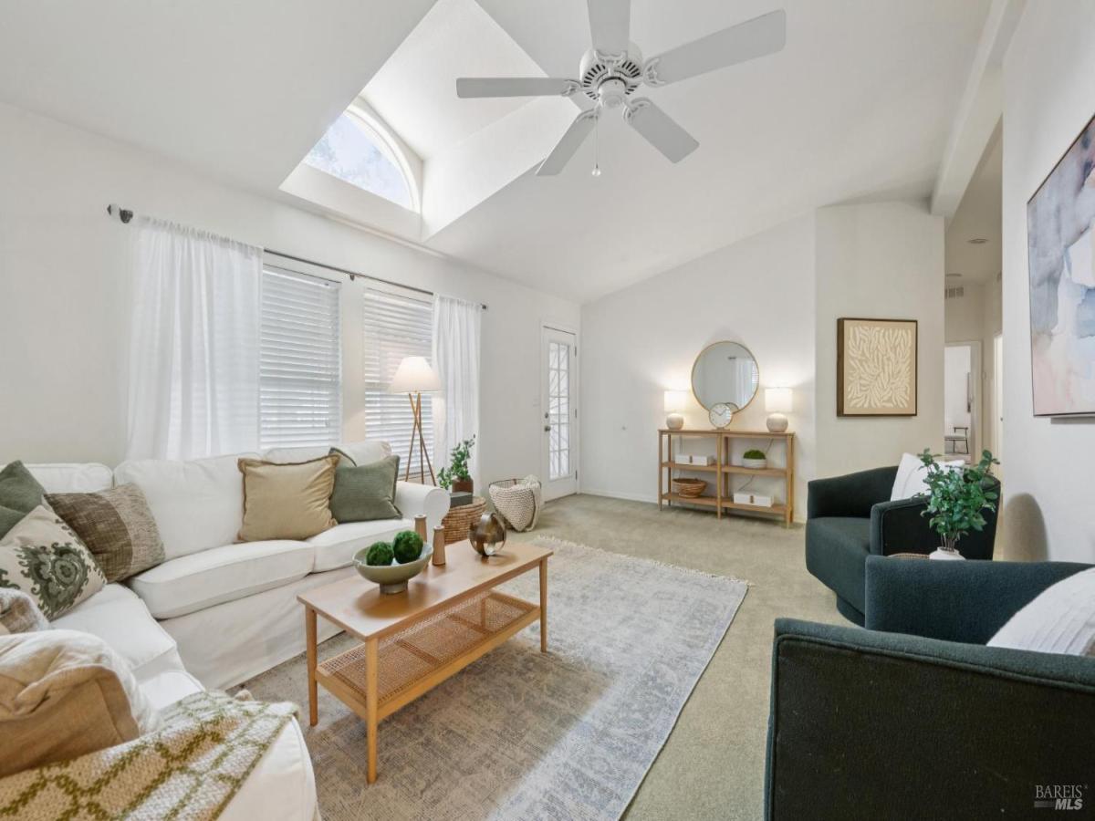 MLS #325096196 img 0