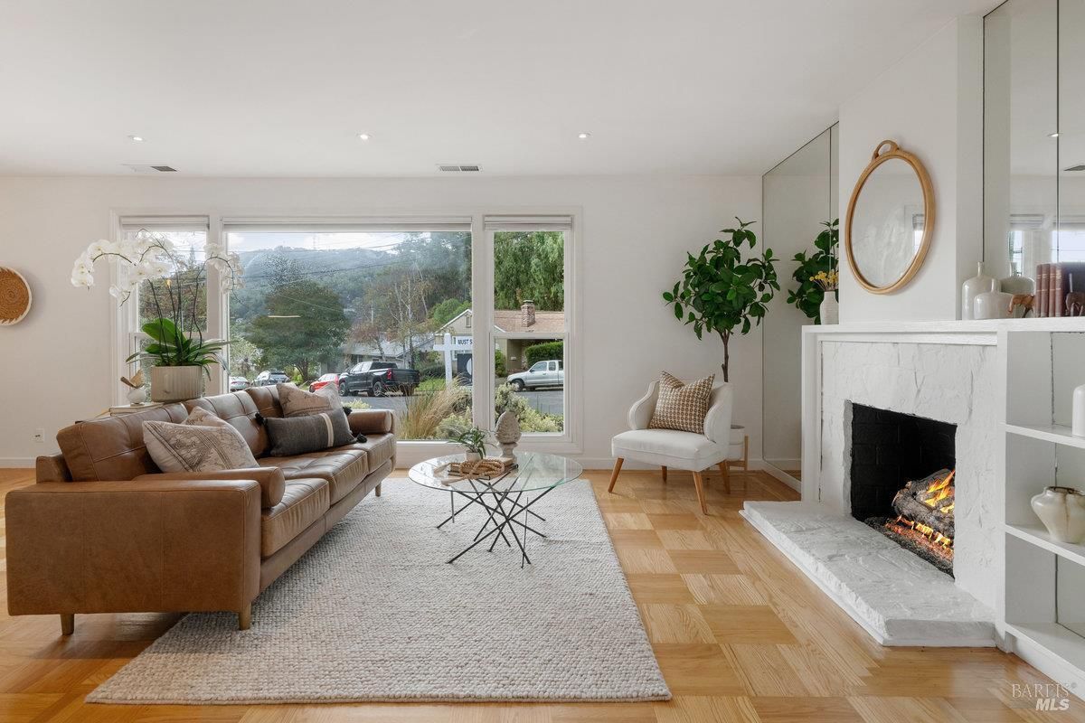 MLS #325096506 img 0