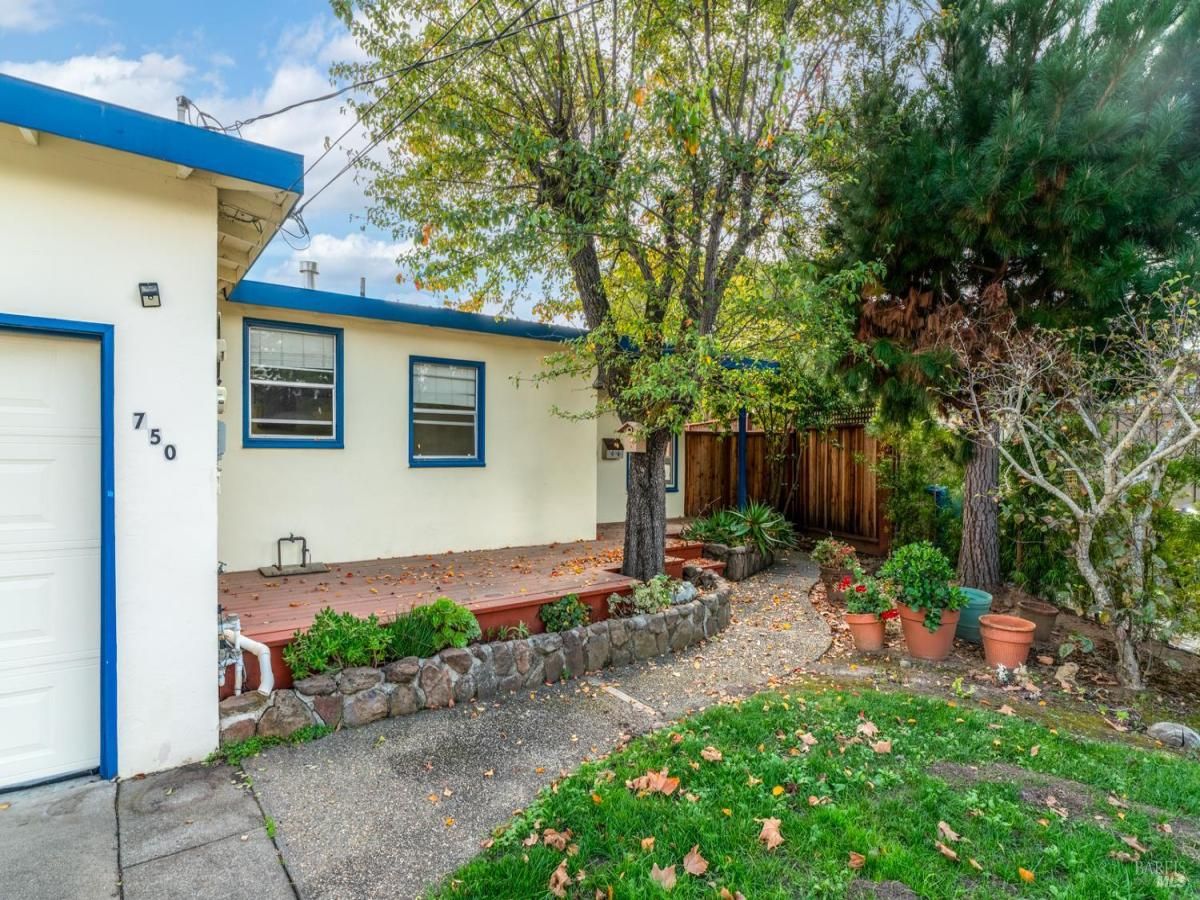 MLS #325096651 img 0