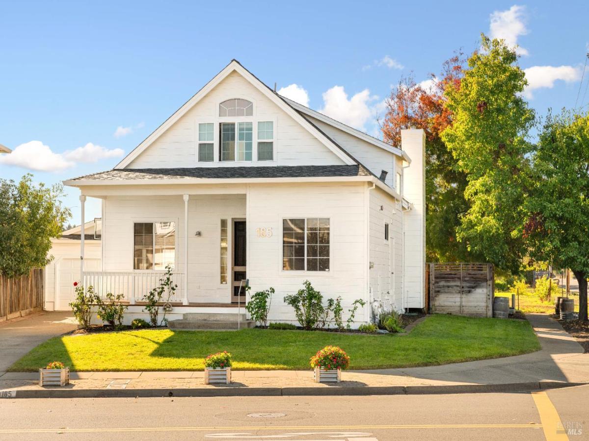 MLS #325096735 img 0