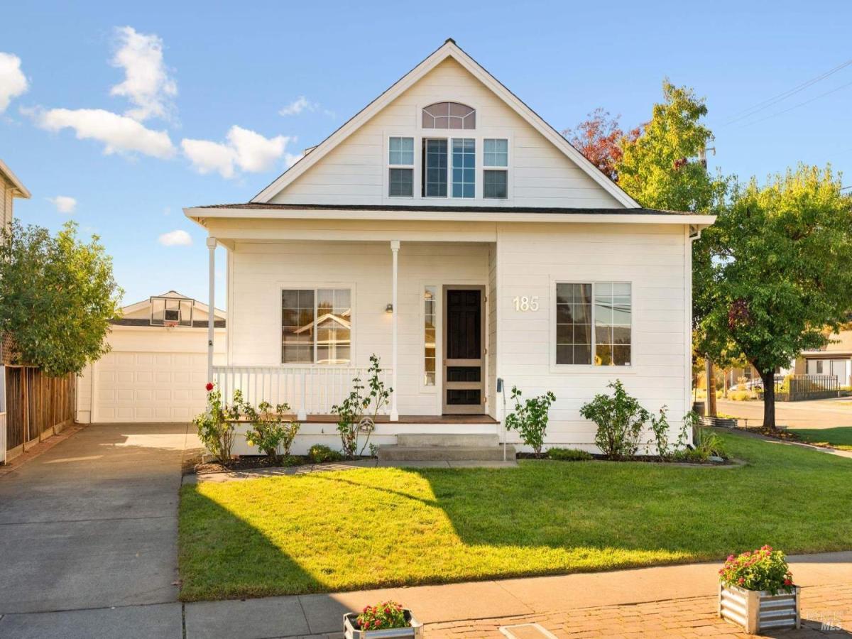 MLS #325096735 img 0