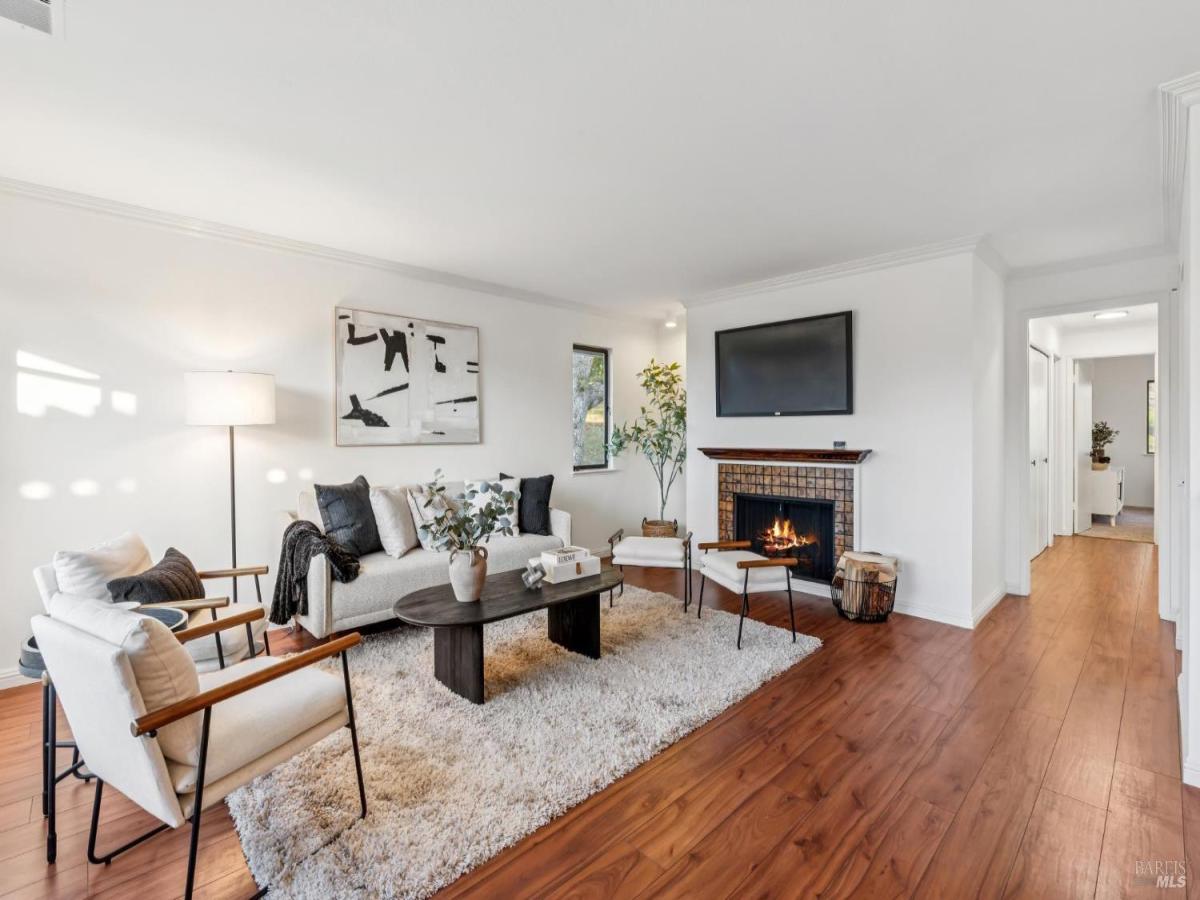 MLS #325096894 img 0