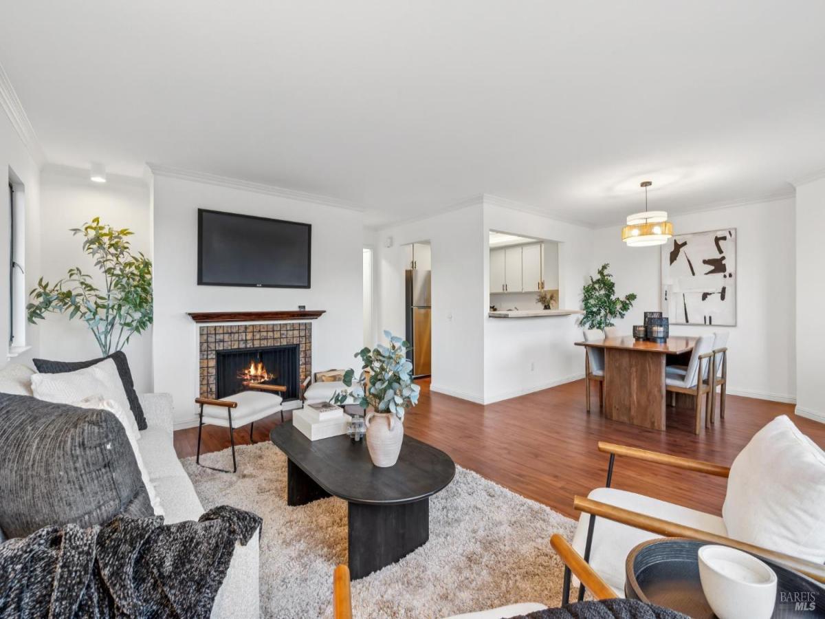 MLS #325096894 img 0