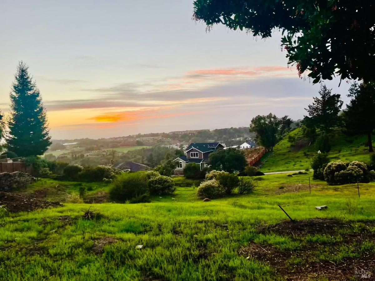 MLS #325096986 img 0