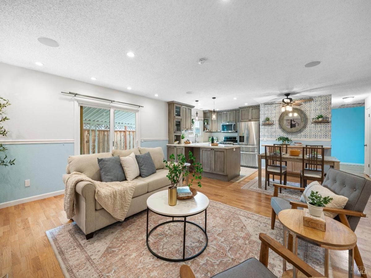 MLS #325097064 img 0