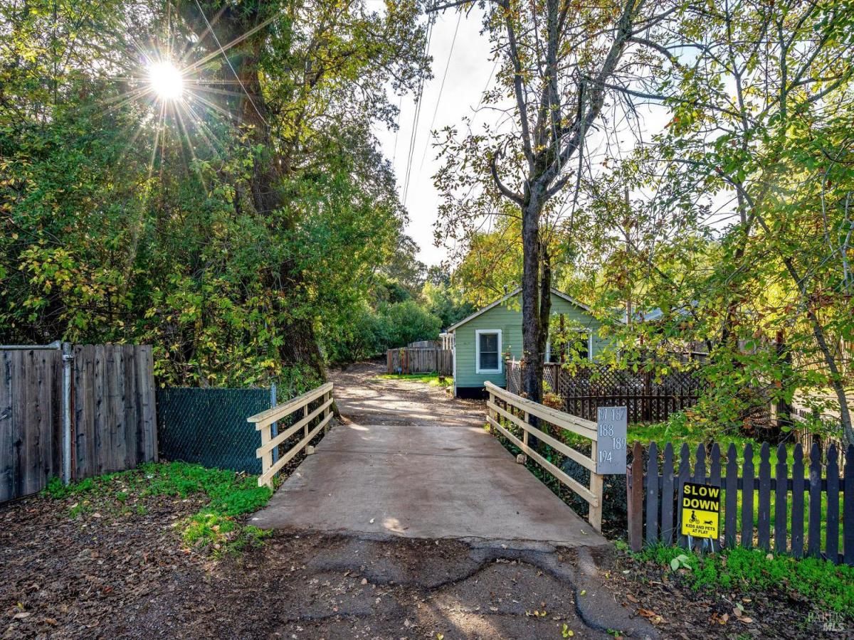 MLS #325097388 img 0