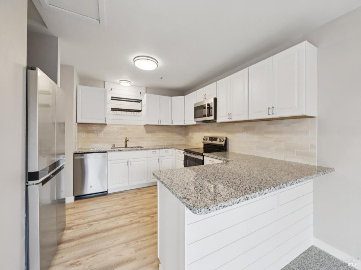 MLS #325097414 img 0