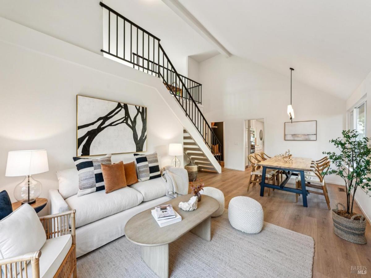 MLS #325097415 img 0