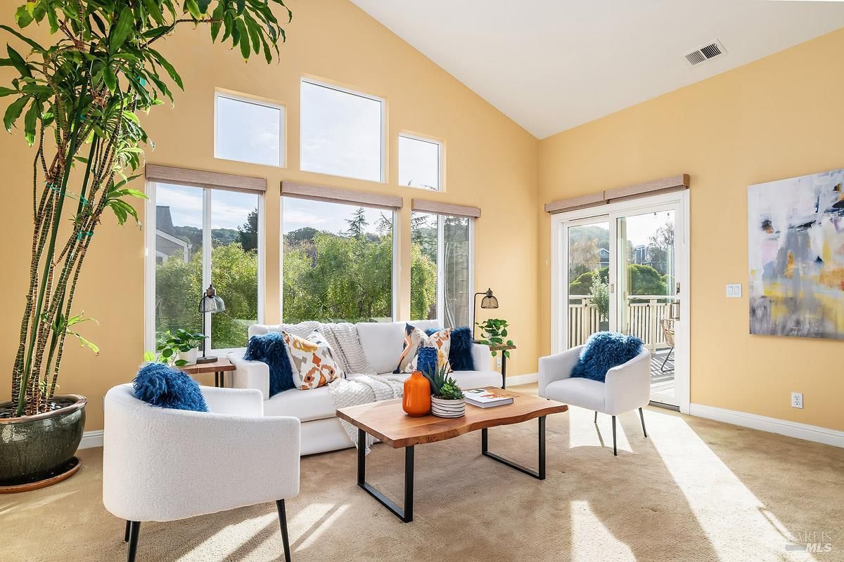 MLS #325097427 img 0