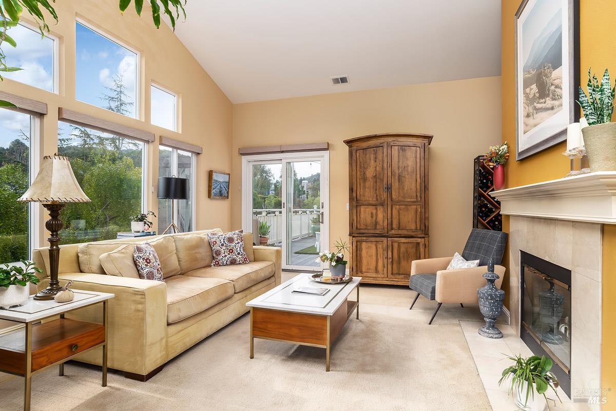 MLS #325097427 img 0