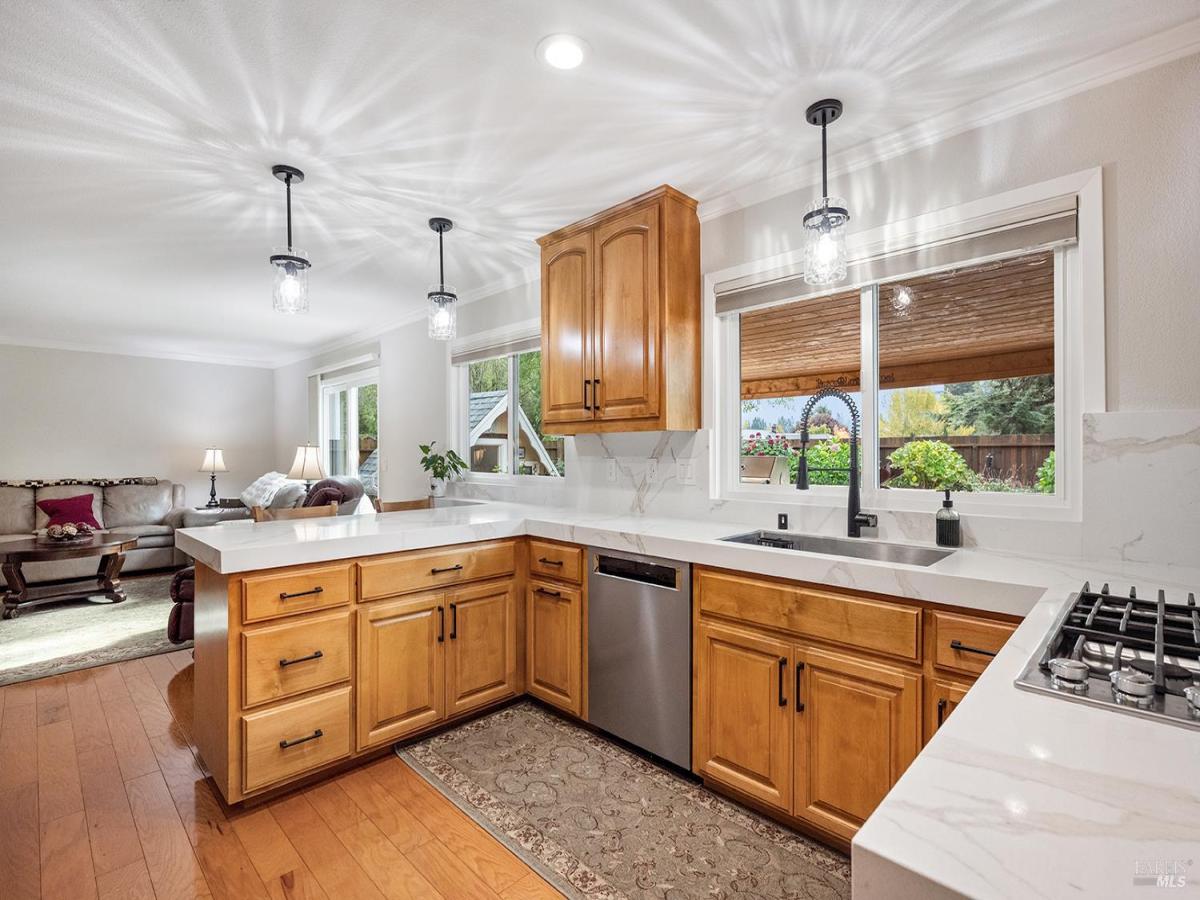 MLS #325097485 img 0