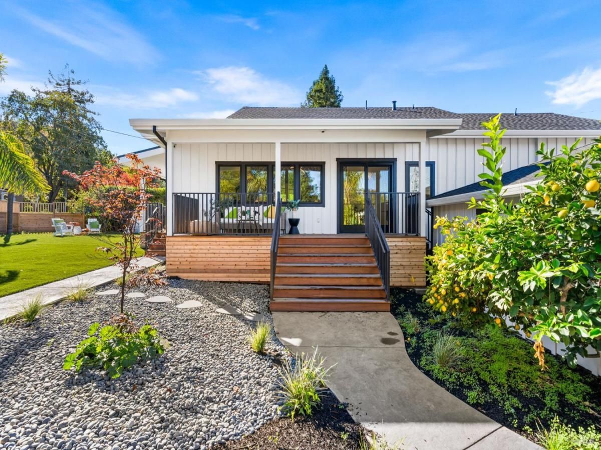 MLS #325097910 img 0