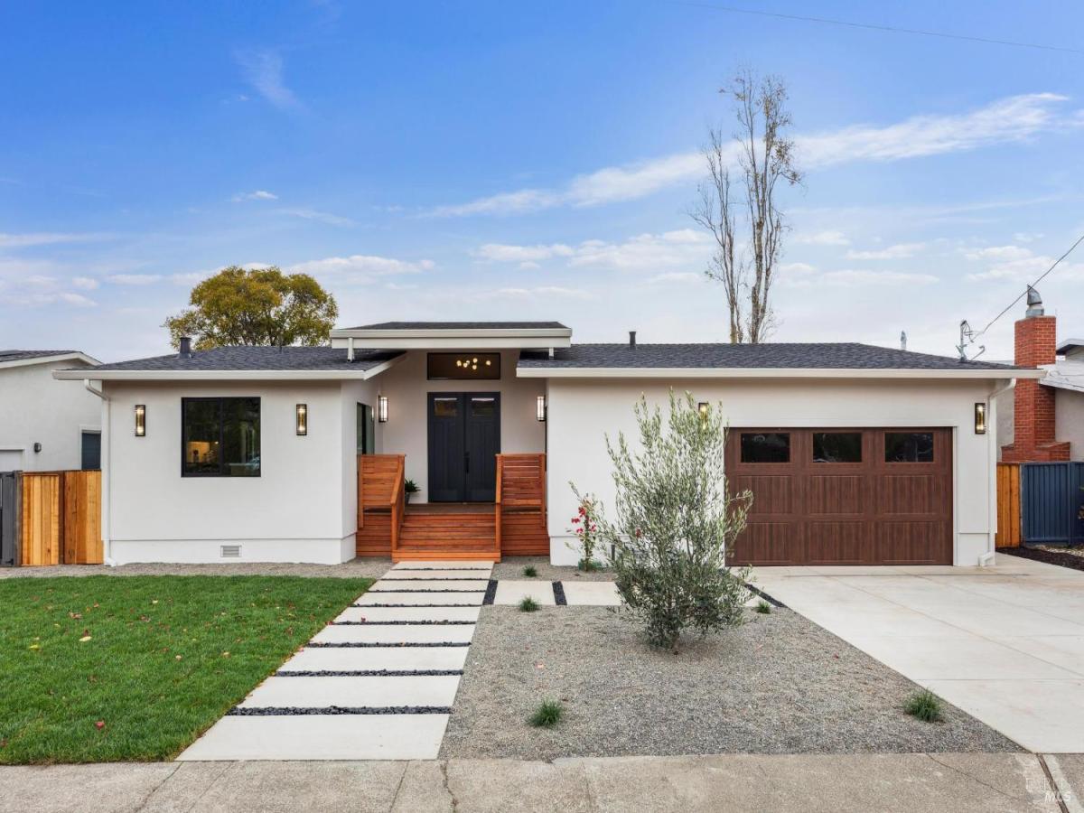 MLS #325098148 img 0