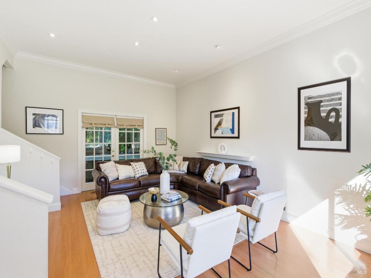 MLS #325098182 img 0