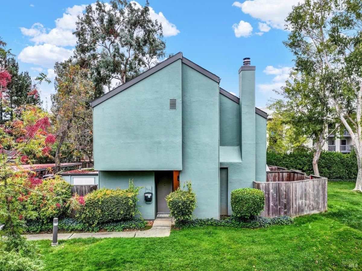 MLS #325098248 img 0