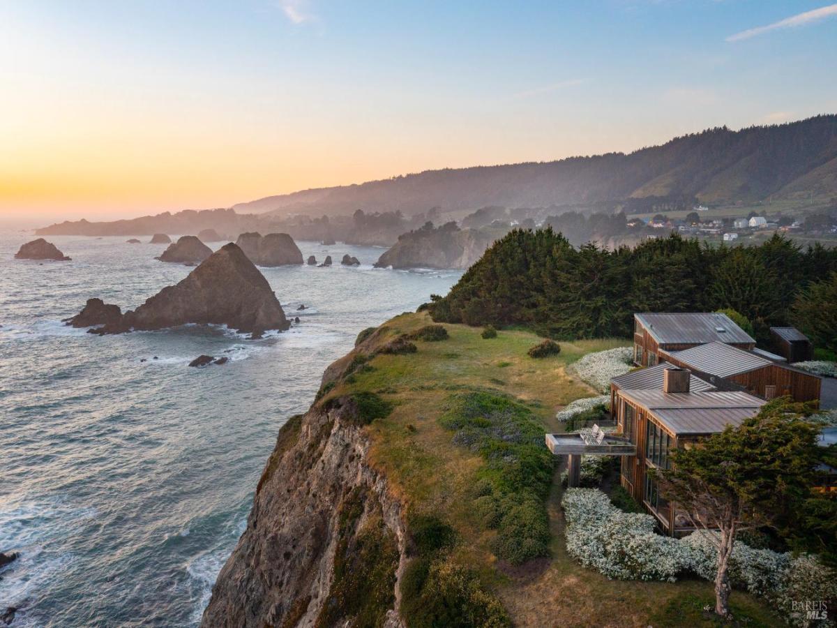 MLS #325098532 img 0