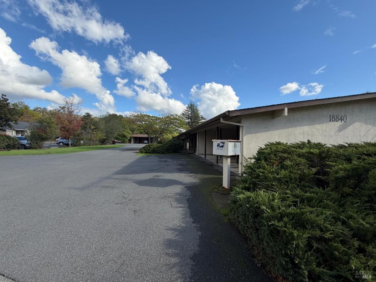 MLS #325098638 img 0