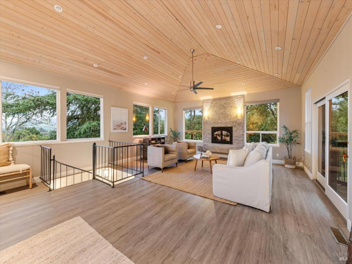 MLS #325098658 img 0