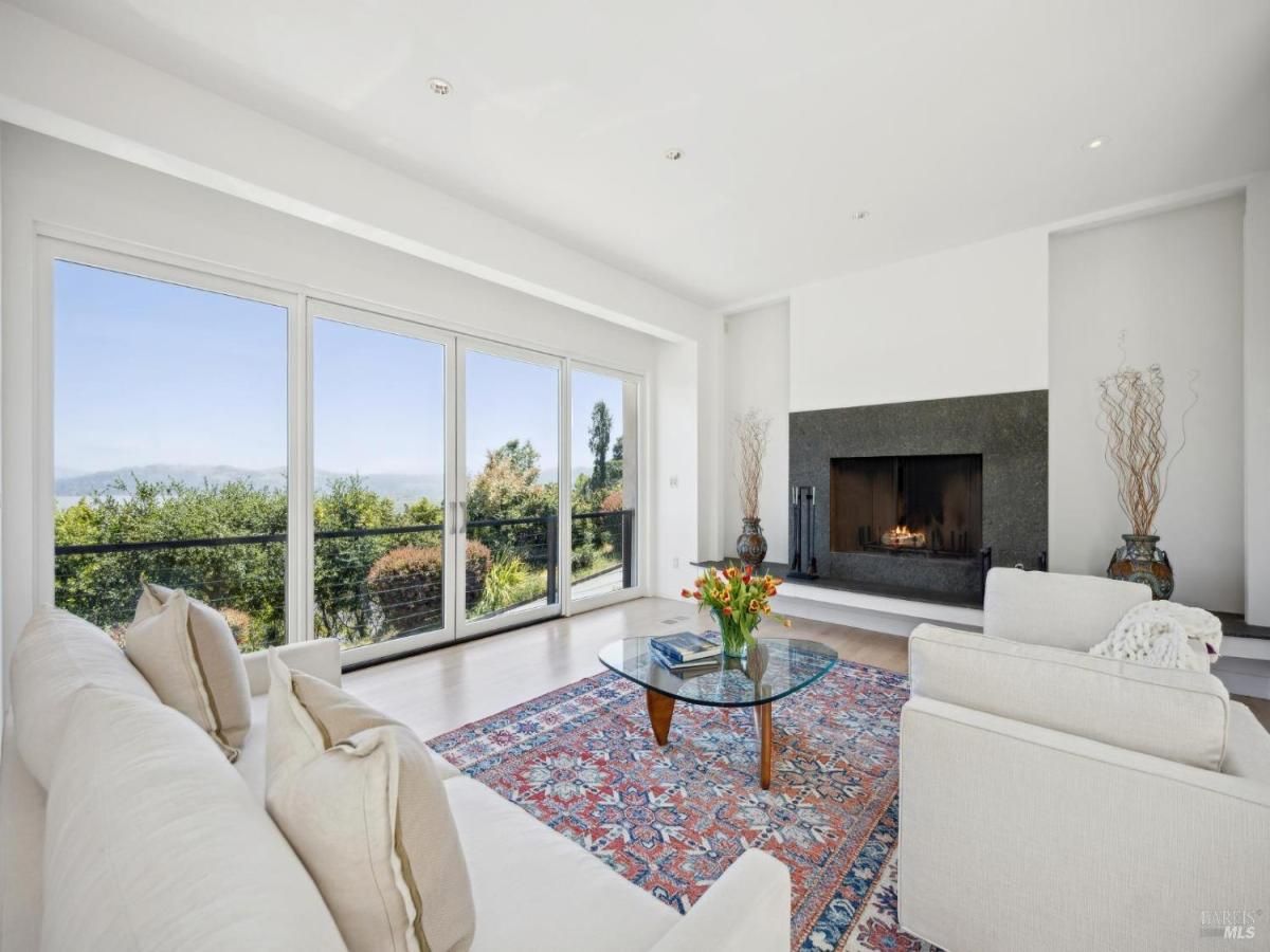 MLS #325098778 img 0