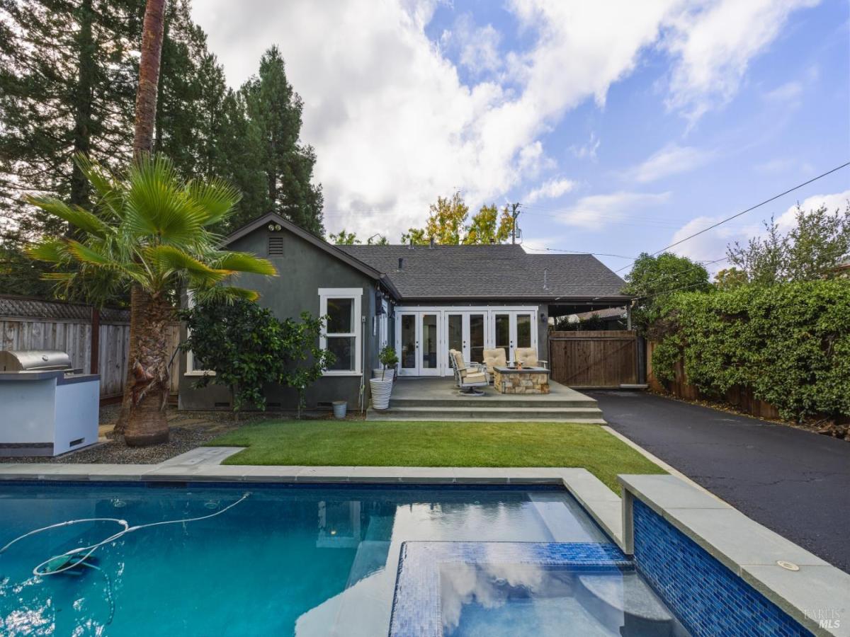 MLS #325098831 img 0