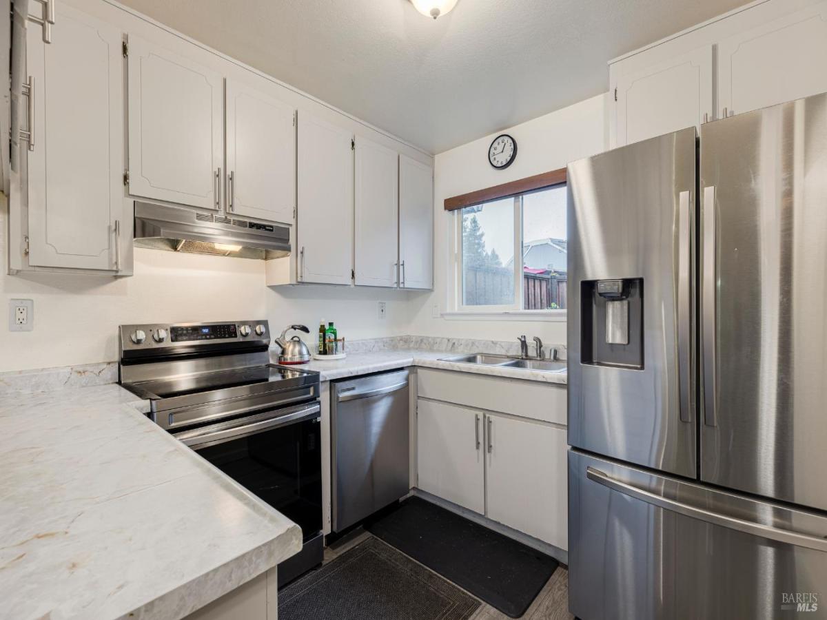 MLS #325098885 img 0