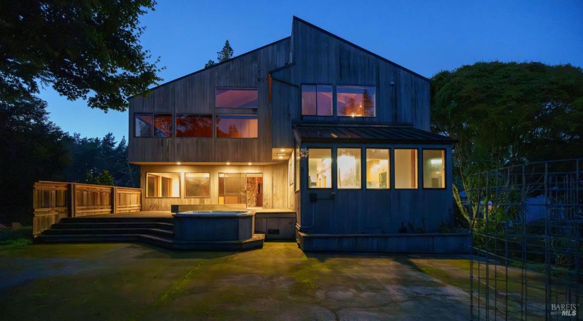 MLS #325098894 img 0