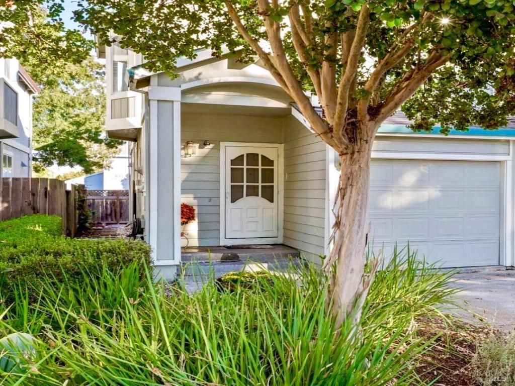 MLS #325098986 img 0