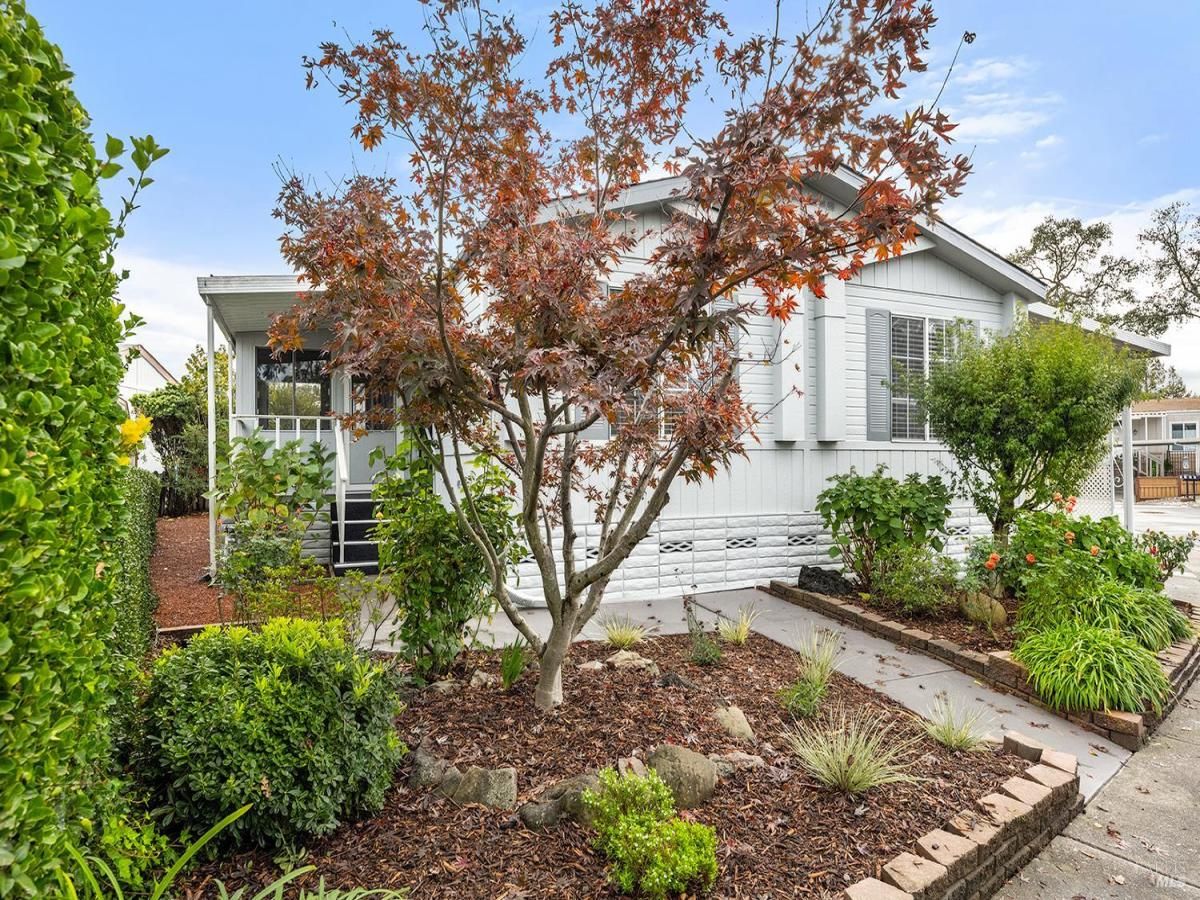 MLS #325099002 img 0