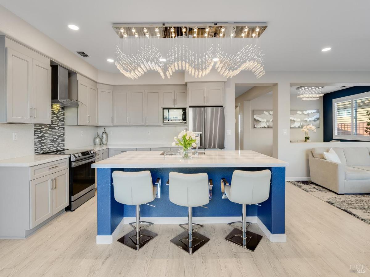 MLS #325099177 img 0