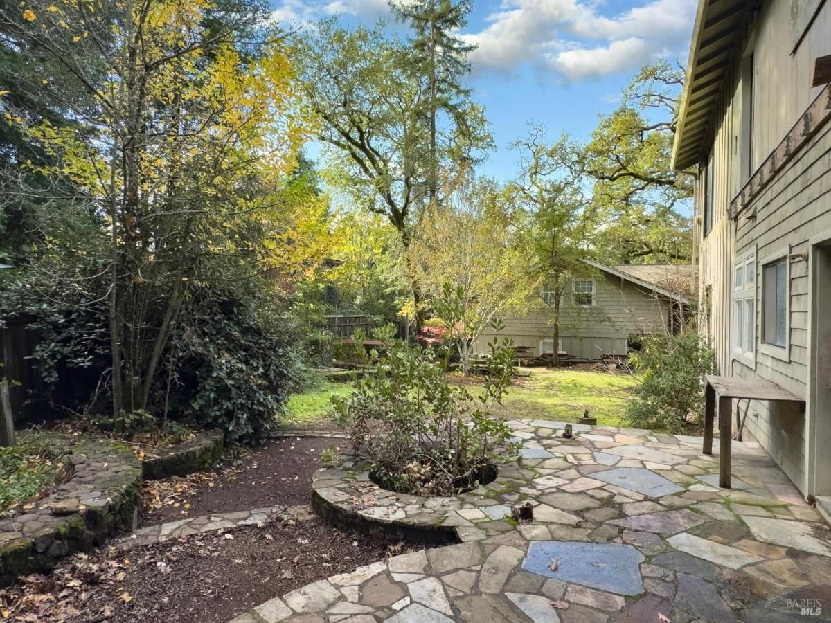 MLS #325099232 img 0