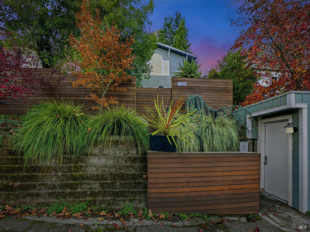 MLS #325099533 img 0