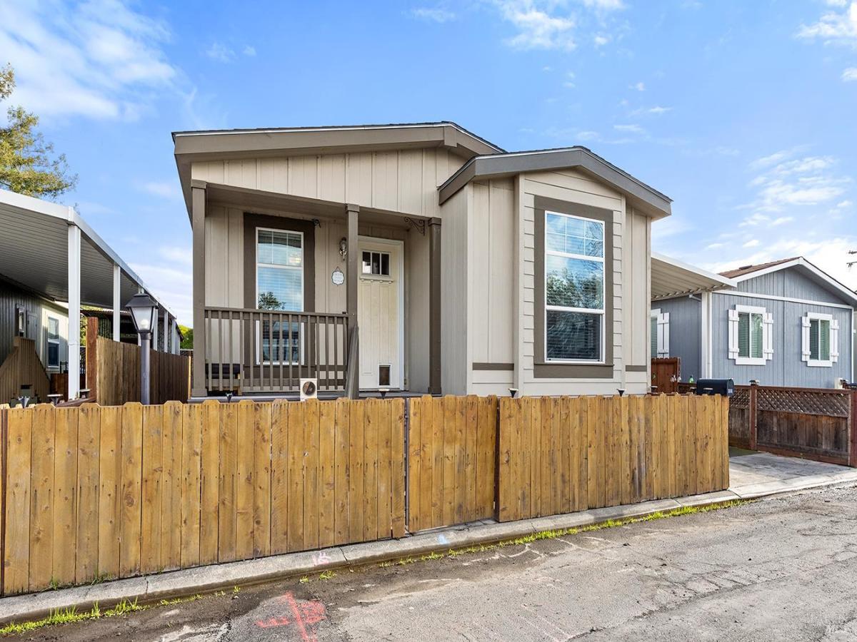 MLS #325099666 img 0