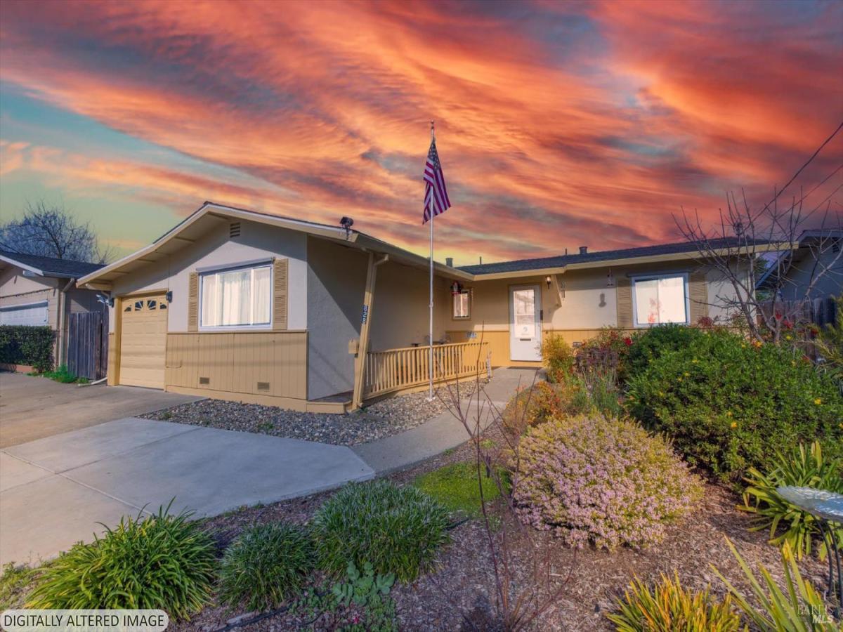 MLS #325099692 img 0