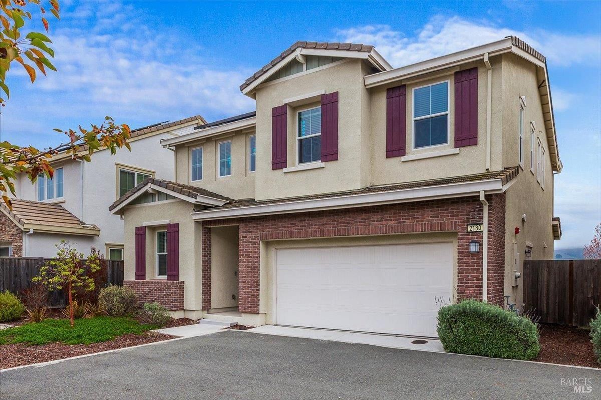 MLS #325100101 img 0