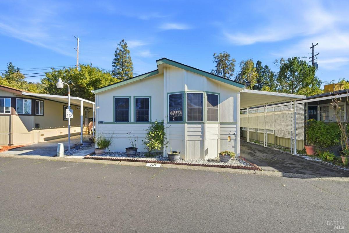 MLS #325100134 img 0