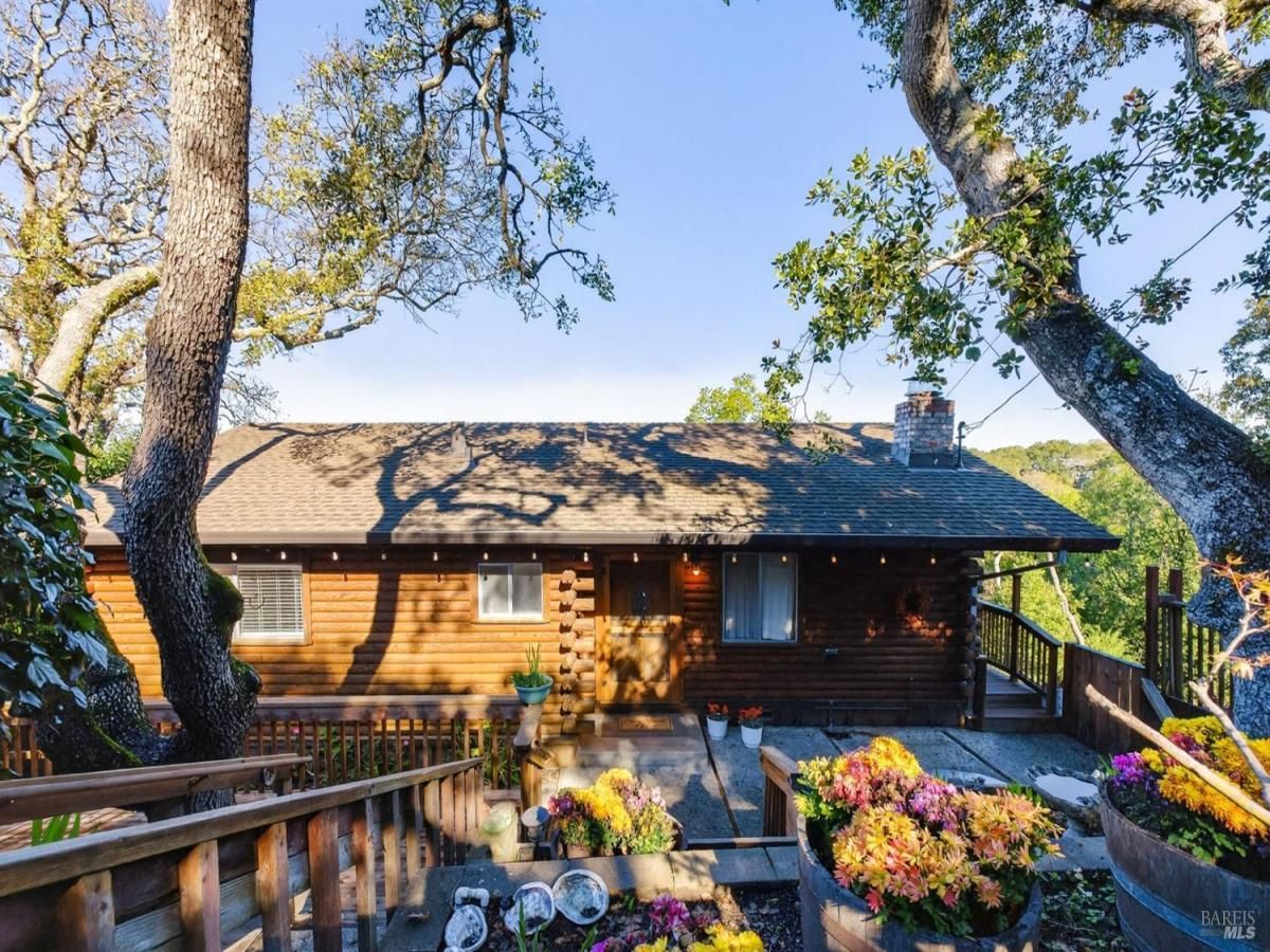 MLS #325100135 img 0