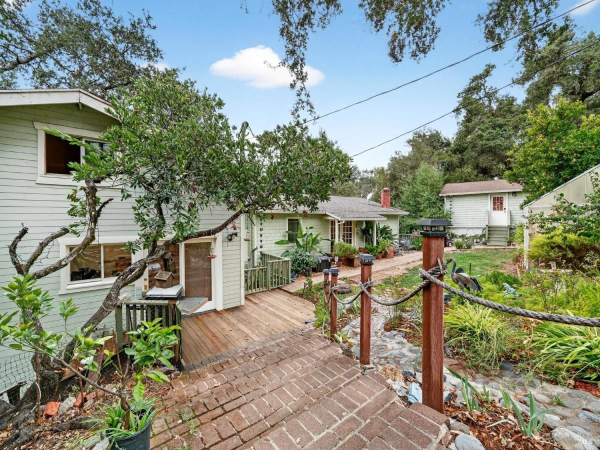 MLS #325100199 img 0