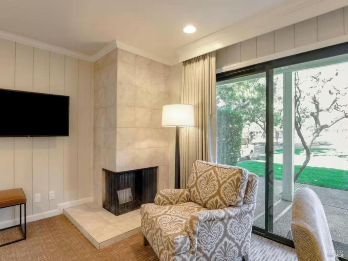 MLS #325100237 img 0