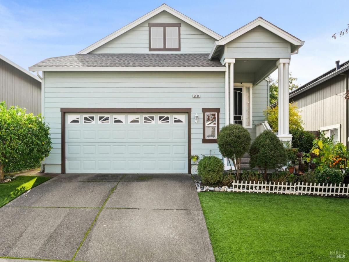 MLS #325100245 img 0